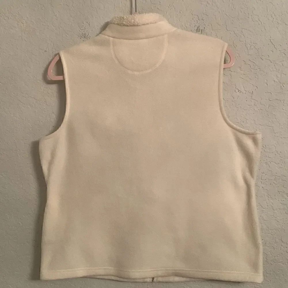 Croft & Barrow Fleece Embroidered Snowflake Vest Size LP - Picture 2 of 10